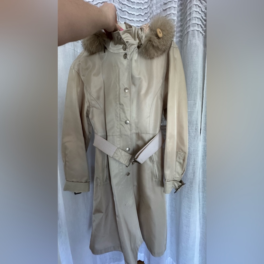 Oscar de la Renta Light Taupe Women’s Jacket w/ Fur Hood (size 6, runs small)